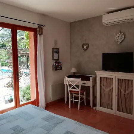 D'hôte Des Romarins Alojamento de Acomodação e Pequeno-almoço Les Arcs-sur-Argens
